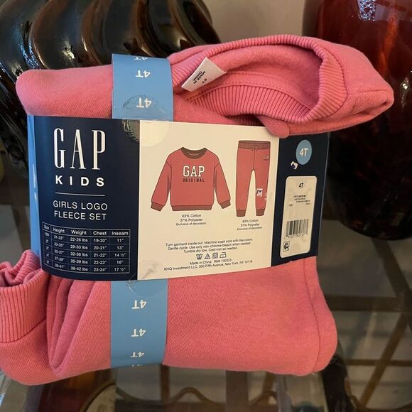 New Gap sweat outfit girls size 4t - Picture 2 of 2